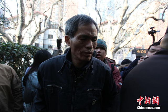 复旦投毒案二审宣判 林森浩父亲遭围堵
