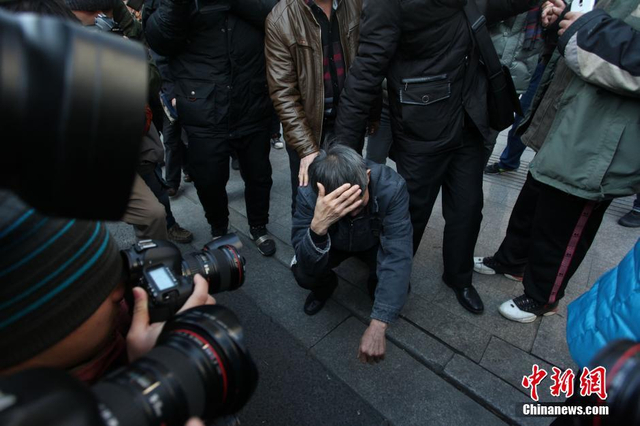 复旦投毒案二审宣判 林森浩父亲遭围堵