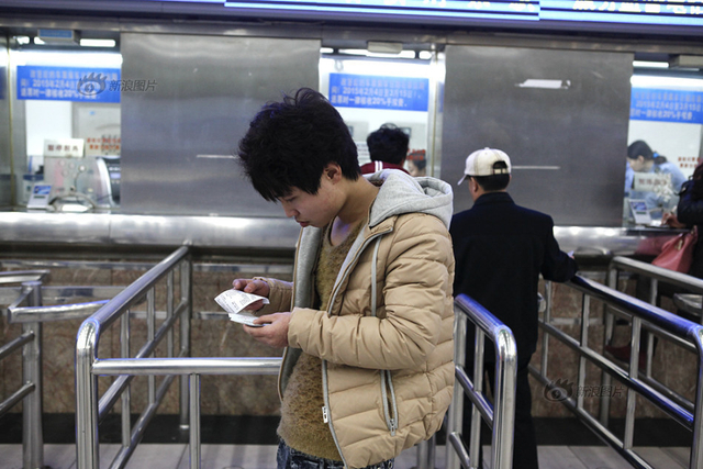 “回笼票”增加 探访春运火车站退票者