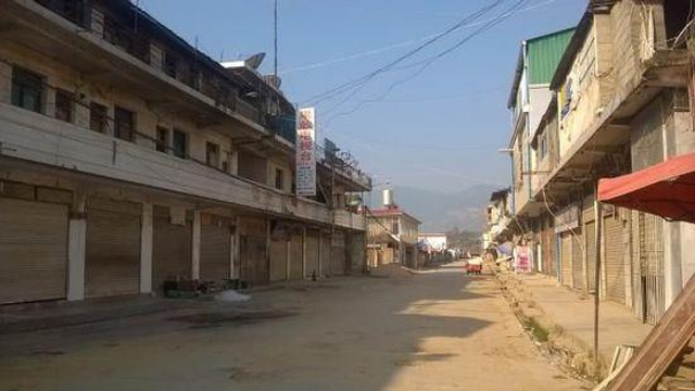 缅甸战地作战现场曝光 白天打仗晚上对骂