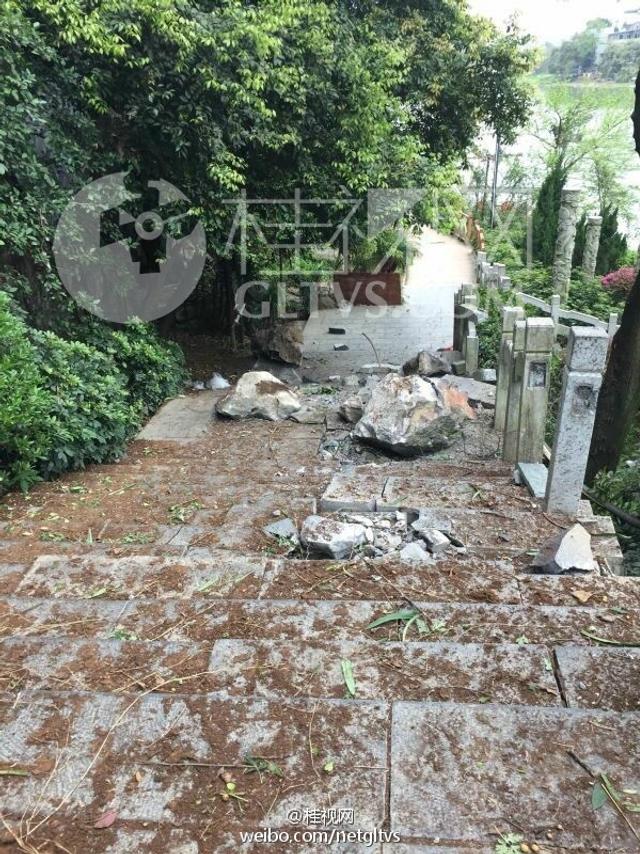 广西桂林一景区游客被滚石击中7人死亡