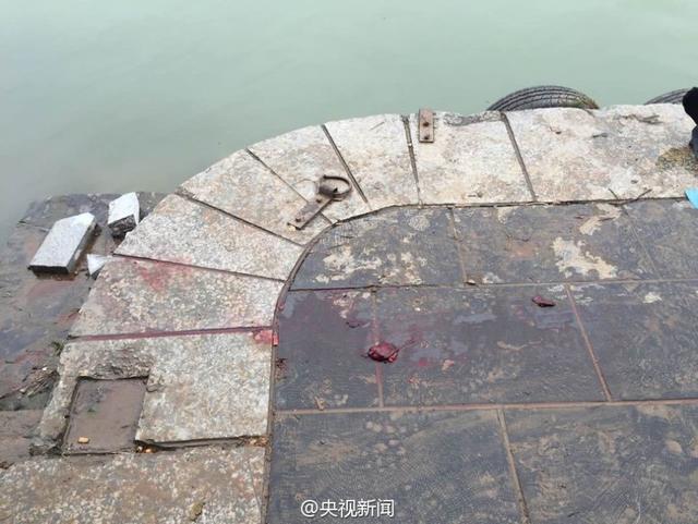广西桂林一景区游客被滚石击中7人死亡