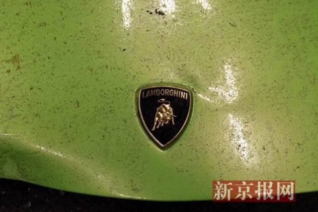 北京大屯路隧道超跑车祸 现场惨烈