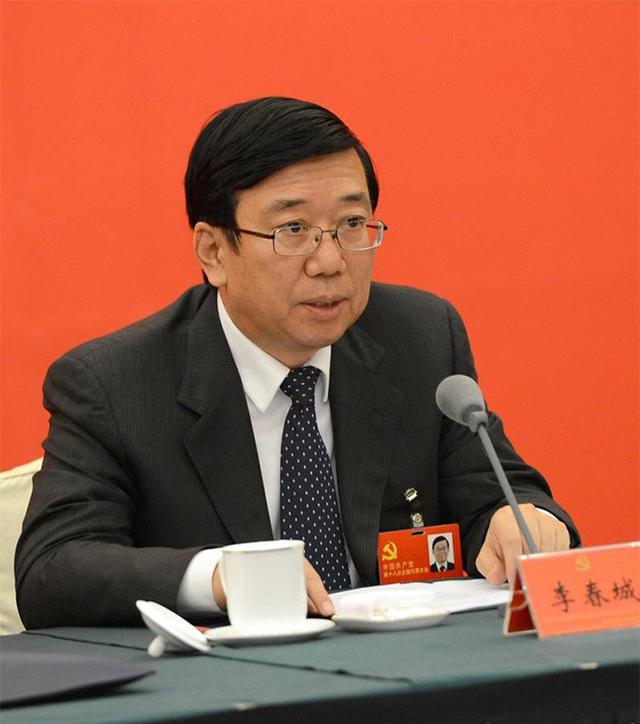 李春城受贿、滥用职权案一审开庭