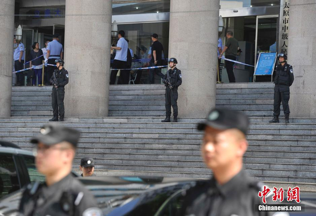 “农妇讨薪死亡案”3名涉案警方人员受审