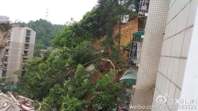贵阳9层民房垮塌 现场一片废墟