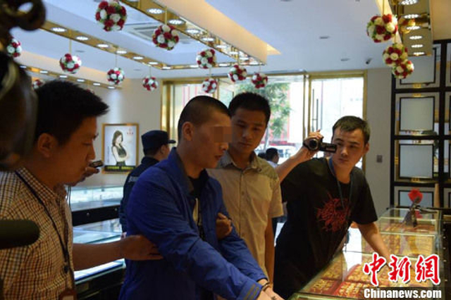 江苏“黄金劫案”告破 嫌犯曾返现场吃烧烤