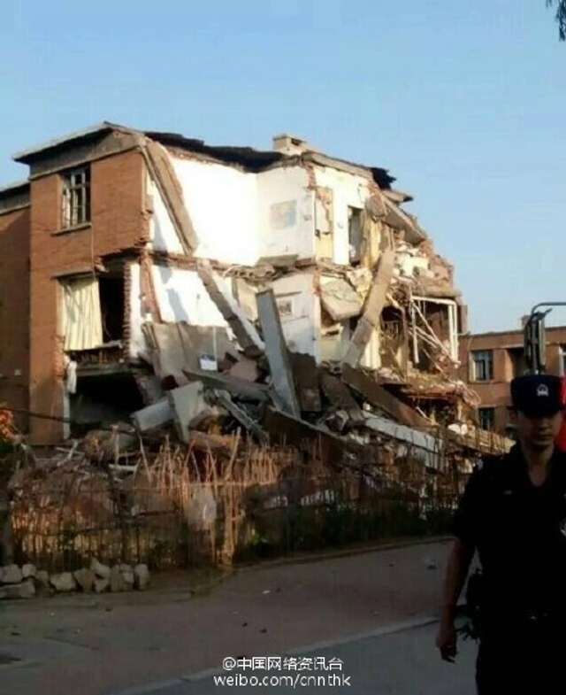 辽宁葫芦岛一楼房发生爆炸致部分墙体倒塌