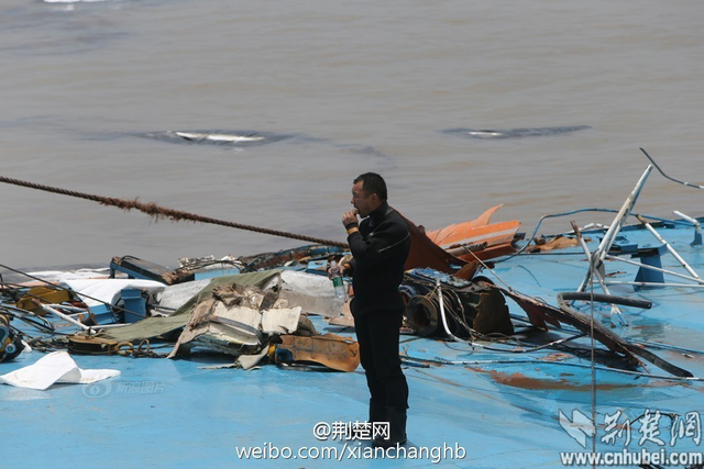 “东方之星”沉船起吊