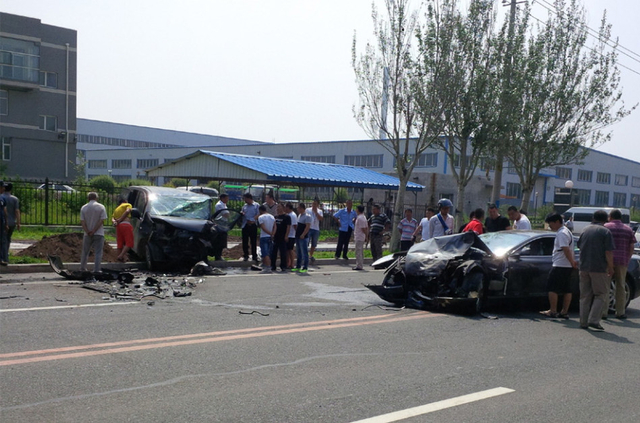 长春高二学生驾豪车逆行撞死1人