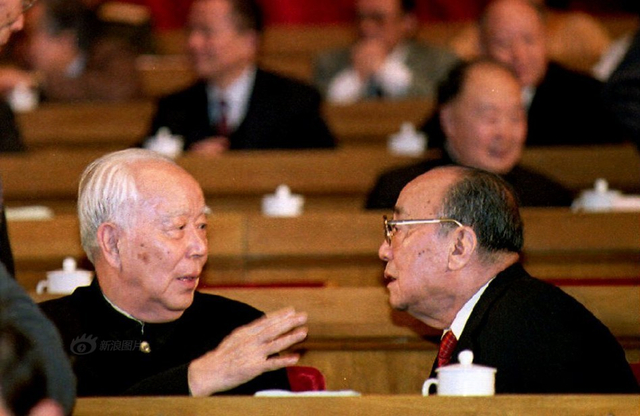 改革先锋、全国人大常委会原委员长万里旧照