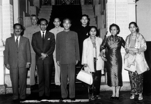 改革先锋、全国人大常委会原委员长万里旧照