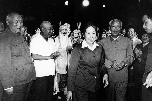 改革先锋、全国人大常委会原委员长万里旧照