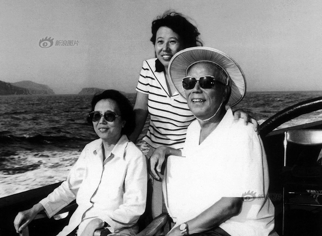 改革先锋、全国人大常委会原委员长万里旧照