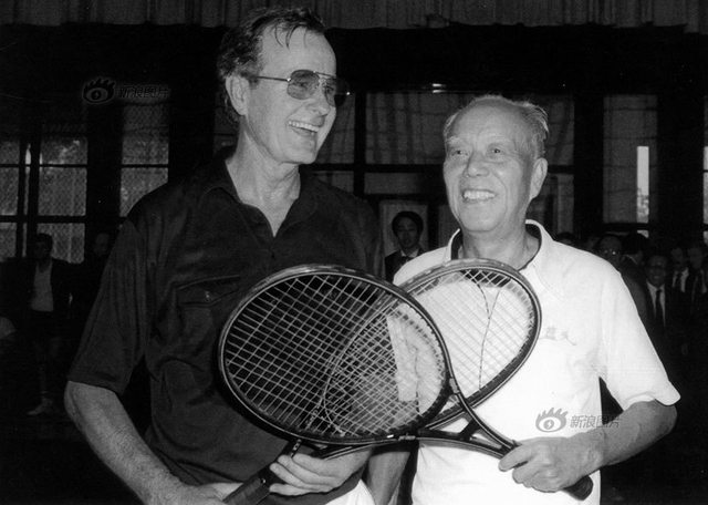 改革先锋、全国人大常委会原委员长万里旧照