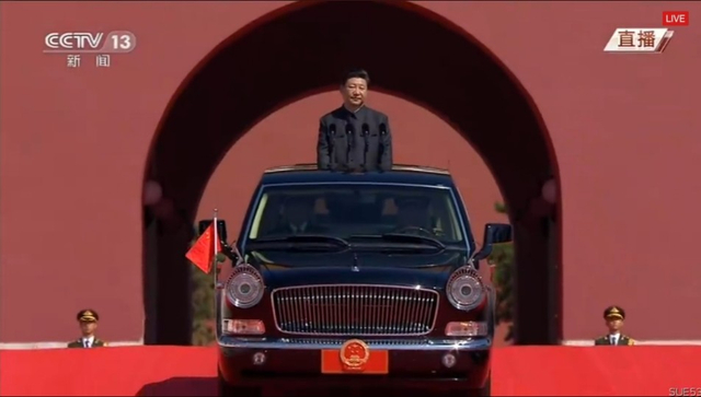 习近平检阅受阅部队