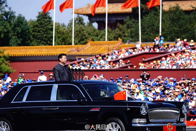 习近平检阅受阅部队