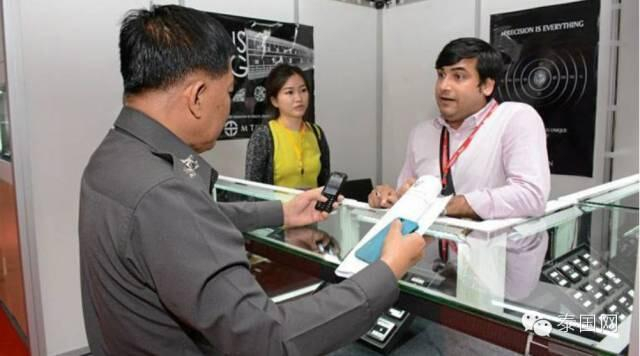 中国“龙凤大盗”曼谷珠宝展窃价值千万钻石