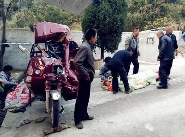 河南村民烧香求平安 下山遇车祸致7死3伤