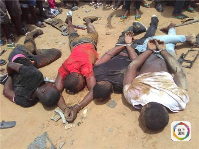 新华网北京11月24日电 安哥拉警方22日抓获正在疯狂追击中国公司车辆