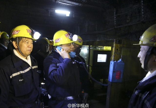 李克强深入山西矿井7000米考察2小时