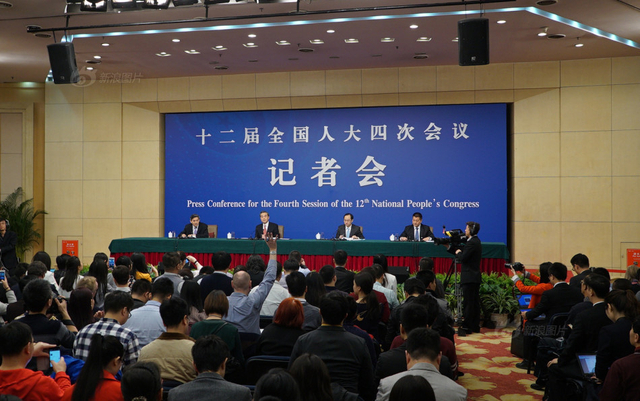 外交部长王毅答记者问