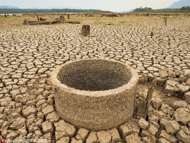 泰国干旱村庄浮出水面