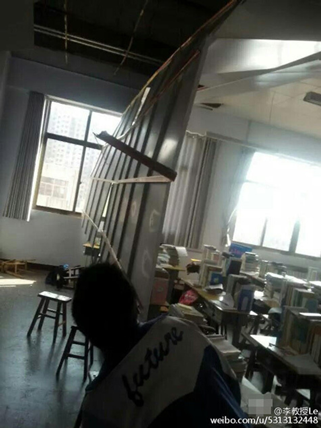 山东临沂一中学学生上课期间天花板掉落
