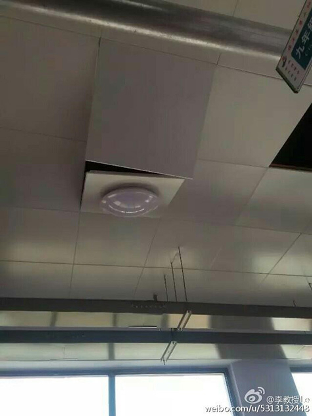 山东临沂一中学学生上课期间天花板掉落