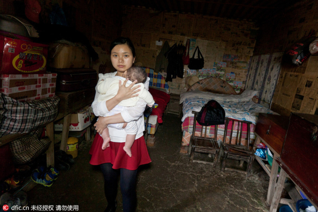 3个月大男婴患多指症 手指脚趾总共31根