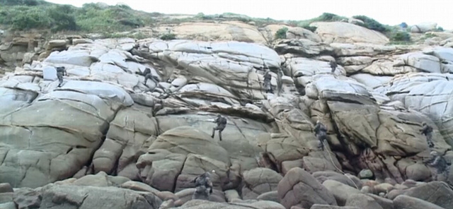 解放军31集团东海两栖演习画面曝光