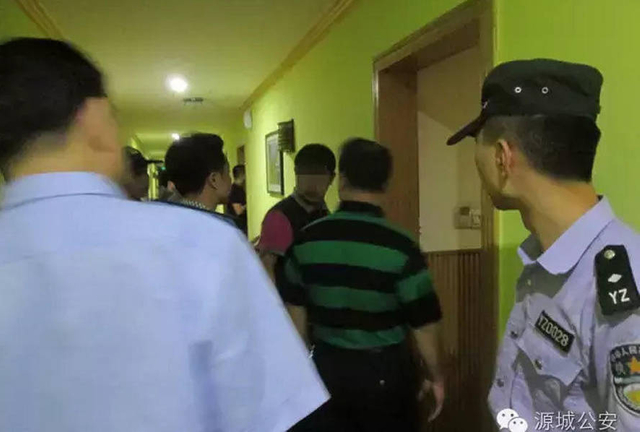 广东警方扫黄现场 2天抓22人