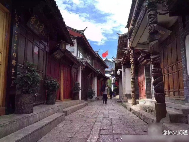 丽江古城商铺集体罢市关门 抵制围城收费