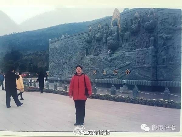 太巧！新娘发现老公16年前照片里有自己亲妈