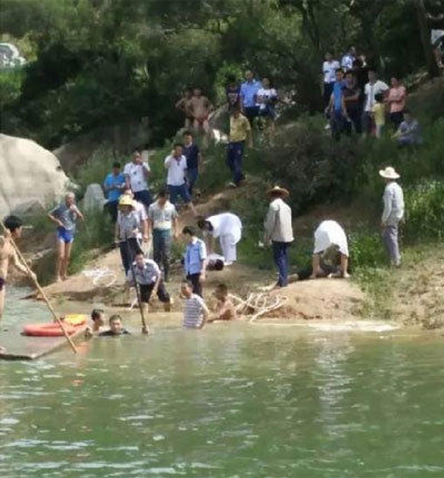 广东3男1女刚高考完就玩水溺亡