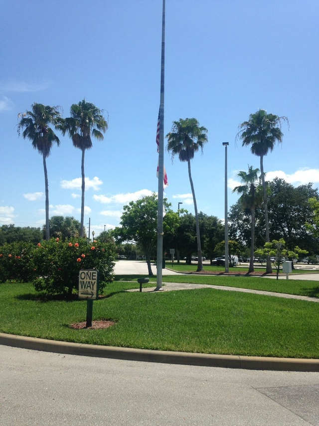 奥巴马下令降半旗致哀奥兰多枪击受害者