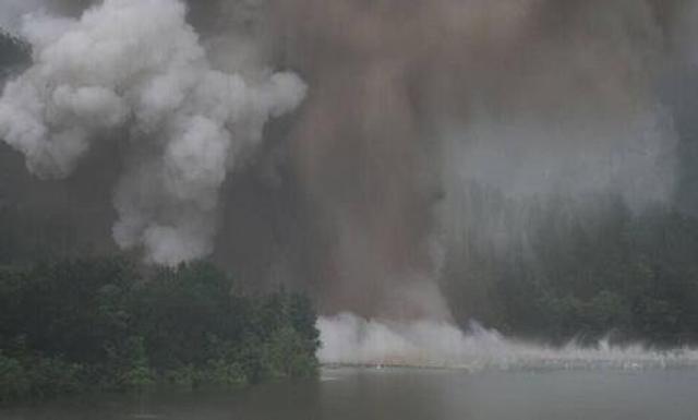 湖北调用炸药对水库实施紧急爆破泄洪
