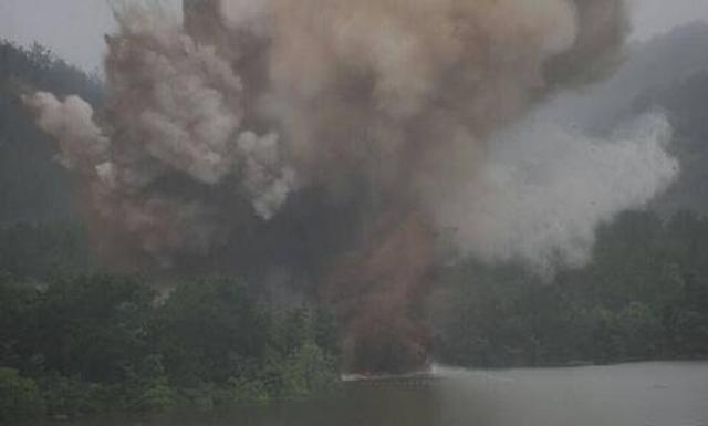 湖北调用炸药对水库实施紧急爆破泄洪