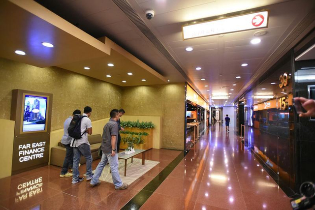 传脱北者投奔韩驻港领事馆 警察严阵戒备