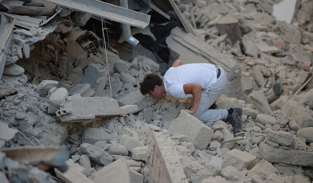 意大利地震前后对比照