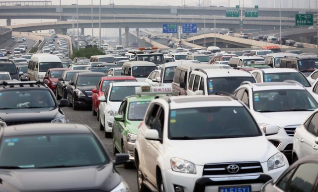 花了6.5亿建的立交桥 一通车就堵死了