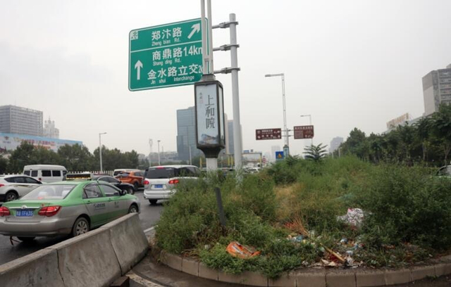 花了6.5亿建的立交桥 一通车就堵死了