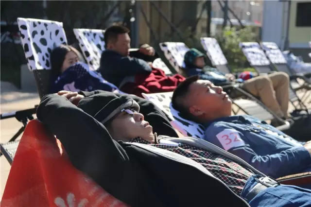 哈尔滨办睡觉大赛 “睡神”的长假这样度过