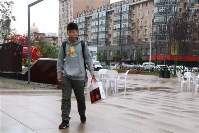 哈尔滨办睡觉大赛 “睡神”的长假这样度过