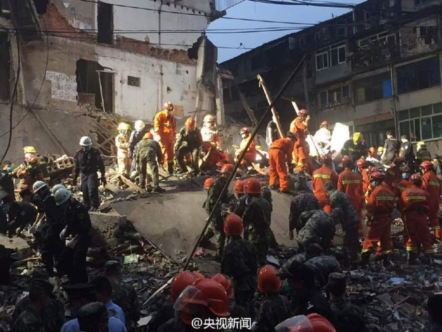 温州4间民房倒塌有人员被掩埋