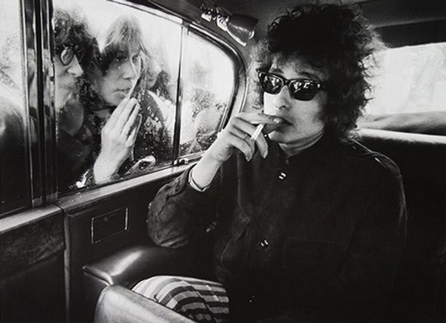 美国民谣歌手鲍勃·迪伦获诺贝尔文学奖