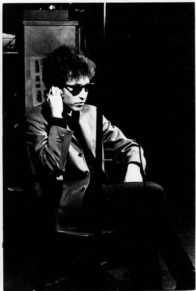 美国民谣歌手鲍勃·迪伦获诺贝尔文学奖