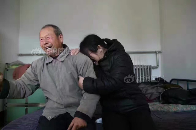 聂树斌案被判无罪 家人放声大哭