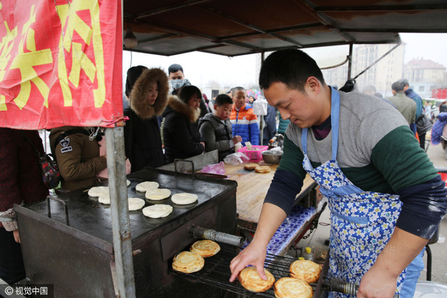 80后中学老师辞职卖肉夹馍 收入翻番