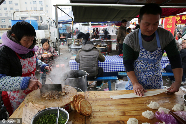 80后中学老师辞职卖肉夹馍 收入翻番